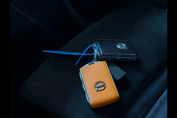 Volvo XC40 1.5 T3 R-Design | Pano | Winterpakket | Elektr voorstoelen+memory | Camera | Carplay
