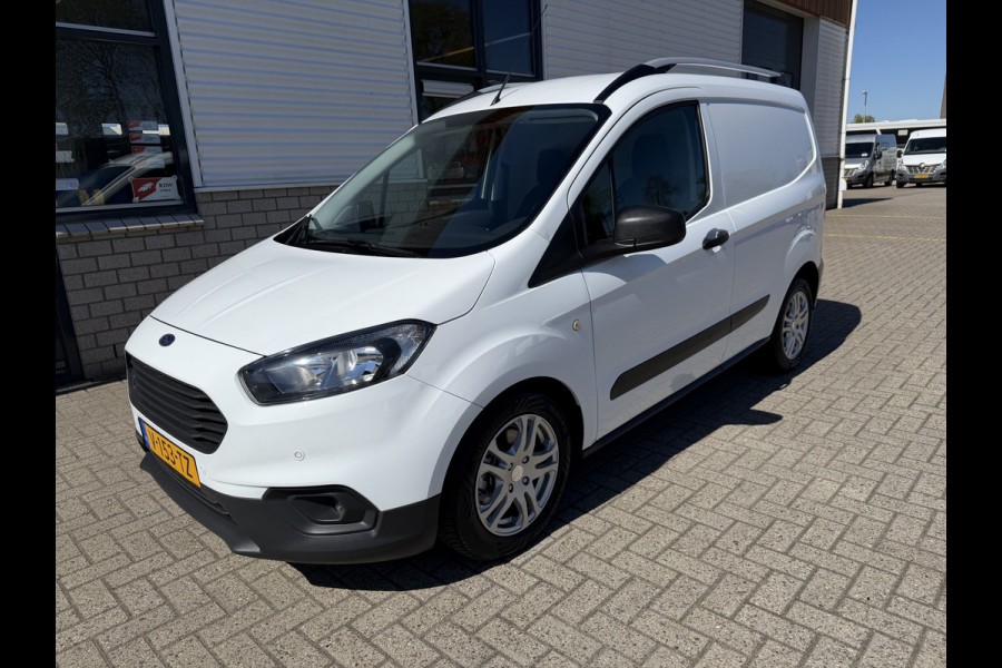 Ford Transit Courier 1.5 TDCI Trend / euro 6 / bpm vrij / vaste prijs rijklaar € 9.950 marge / vrij van btw / pdc voor en achter / airco / cruise / schuifdeur / lichtmetalen velgen