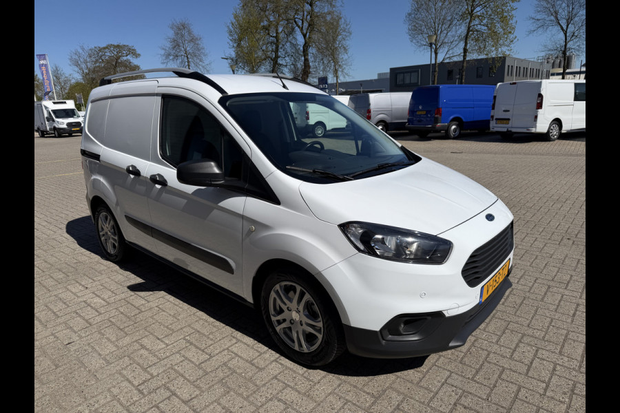 Ford Transit Courier 1.5 TDCI Trend / euro 6 / bpm vrij / vaste prijs rijklaar € 9.950 marge / vrij van btw / pdc voor en achter / airco / cruise / schuifdeur / lichtmetalen velgen