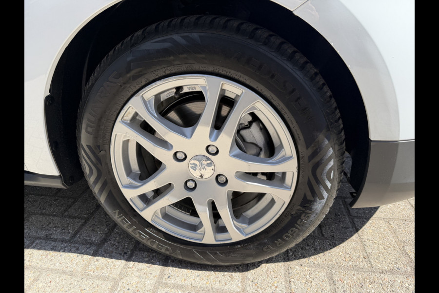 Ford Transit Courier 1.5 TDCI Trend / euro 6 / bpm vrij / vaste prijs rijklaar € 9.950 marge / vrij van btw / pdc voor en achter / airco / cruise / schuifdeur / lichtmetalen velgen