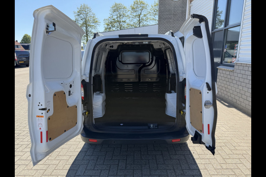 Ford Transit Courier 1.5 TDCI Trend / euro 6 / bpm vrij / vaste prijs rijklaar € 9.950 marge / vrij van btw / pdc voor en achter / airco / cruise / schuifdeur / lichtmetalen velgen