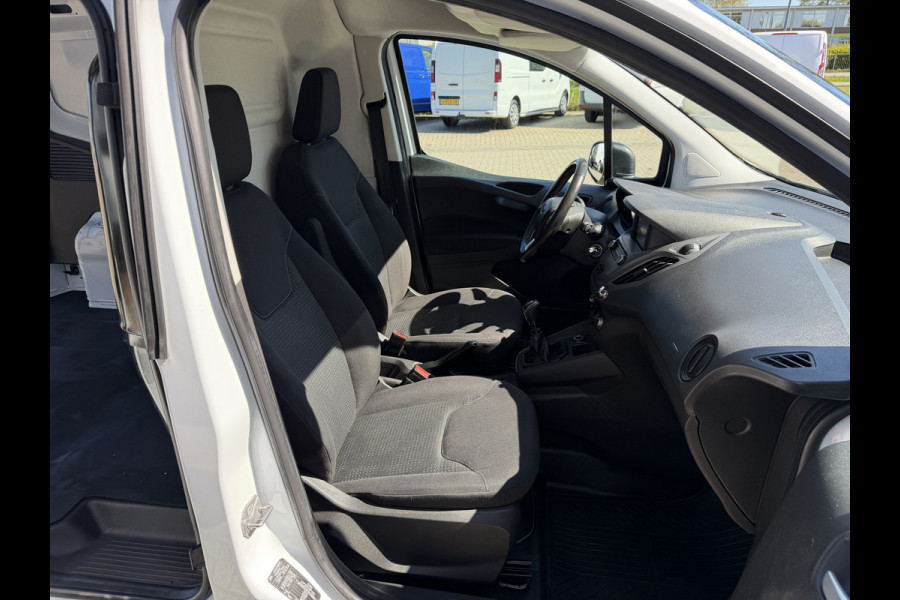 Ford Transit Courier 1.5 TDCI Trend / euro 6 / bpm vrij / vaste prijs rijklaar € 9.950 marge / vrij van btw / pdc voor en achter / airco / cruise / schuifdeur / lichtmetalen velgen