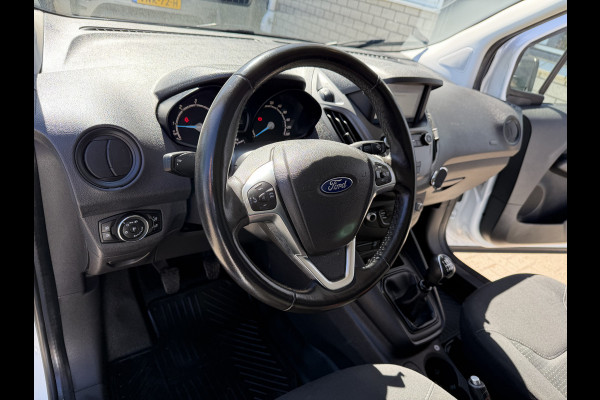 Ford Transit Courier 1.5 TDCI Trend / euro 6 / bpm vrij / vaste prijs rijklaar € 9.950 marge / vrij van btw / pdc voor en achter / airco / cruise / schuifdeur / lichtmetalen velgen