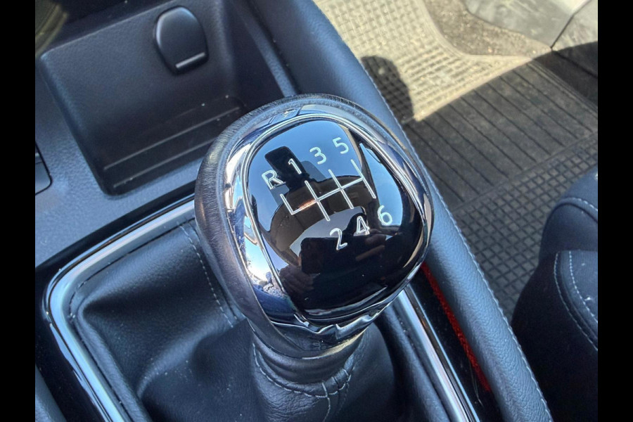 Nissan QASHQAI 1.3 MHEV N-Connecta /Trekhaak / NAVI / CAMERA /STOELVERW. / PANORAMA
