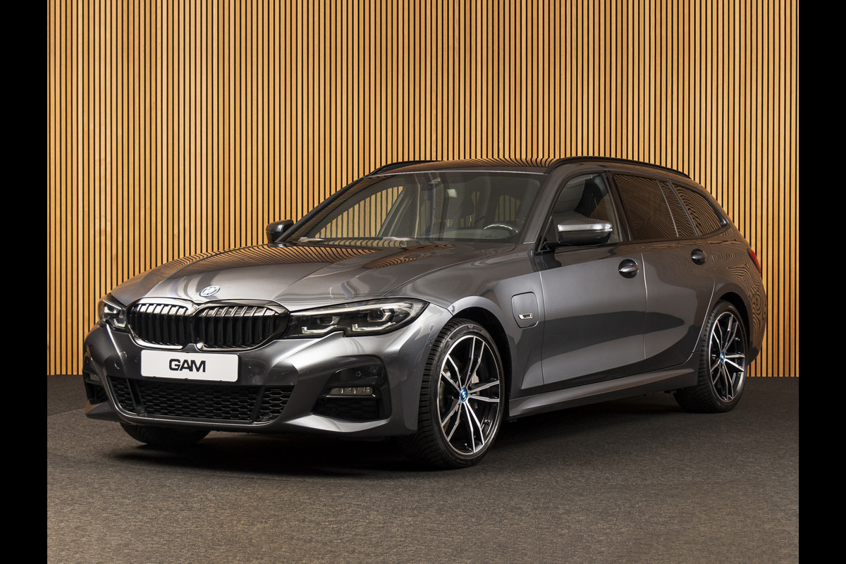 BMW 3 Serie Touring 330e M-SPORT | TREKHAAK | 19"