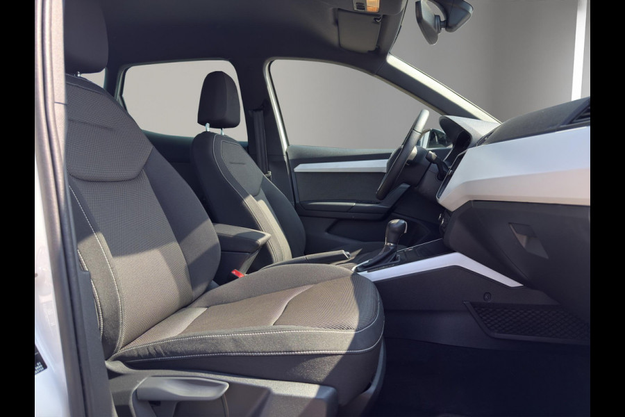 Seat Arona 1.0 TSI Xcellence Business Intense Automaat | Navi |Virtual Cockpit | Stoelverw | White met zwart dak |