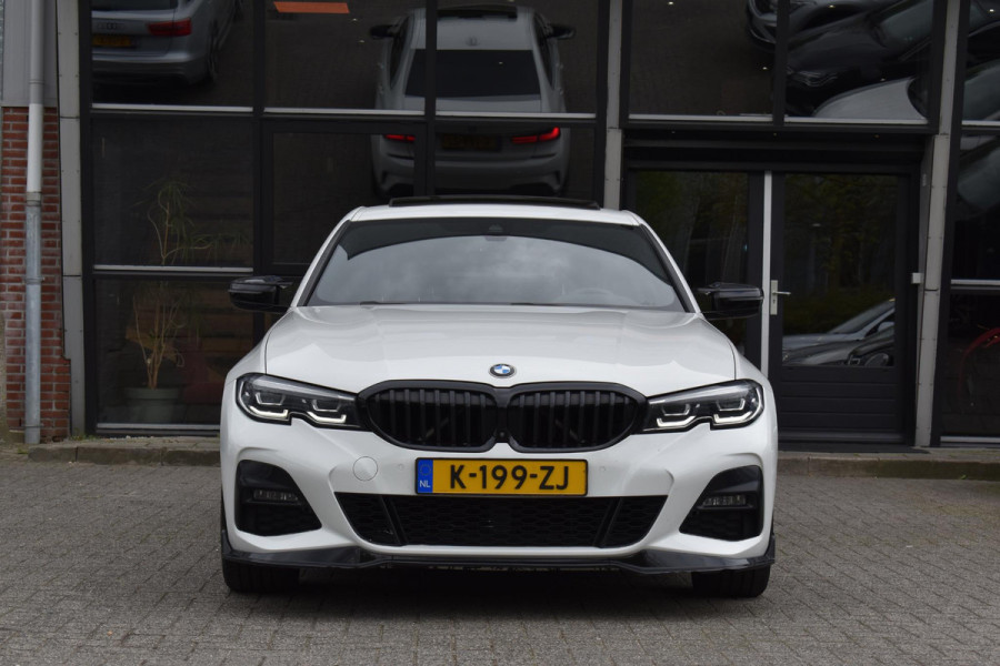 BMW 3-serie 320i High Executive M sport Pano Leder Camera HK