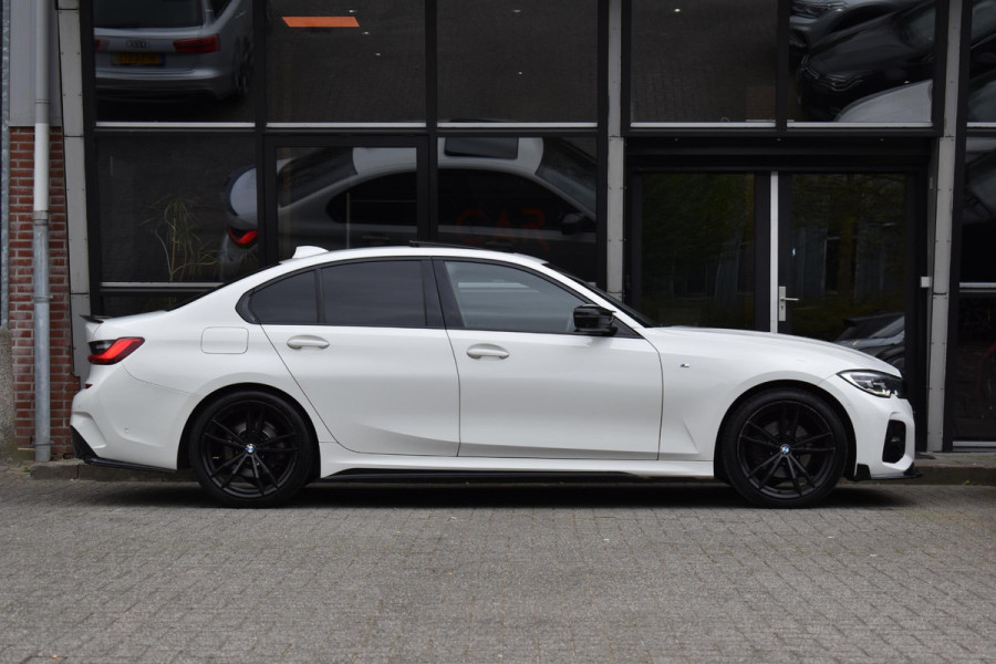 BMW 3-serie 320i High Executive M sport Pano Leder Camera HK