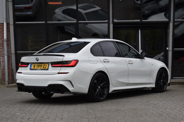 BMW 3-serie 320i High Executive M sport Pano Leder Camera HK