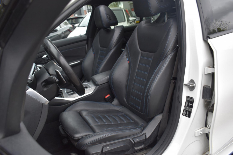 BMW 3-serie 320i High Executive M sport Pano Leder Camera HK