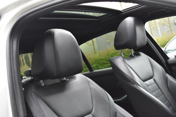 BMW 3-serie 320i High Executive M sport Pano Leder Camera HK