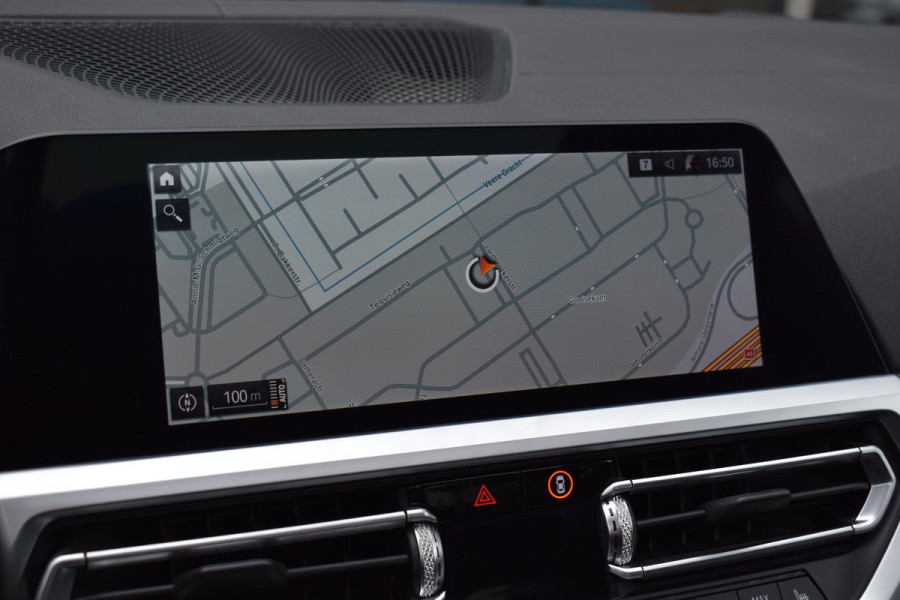 BMW 3-serie 320i High Executive M sport Pano Leder Camera HK