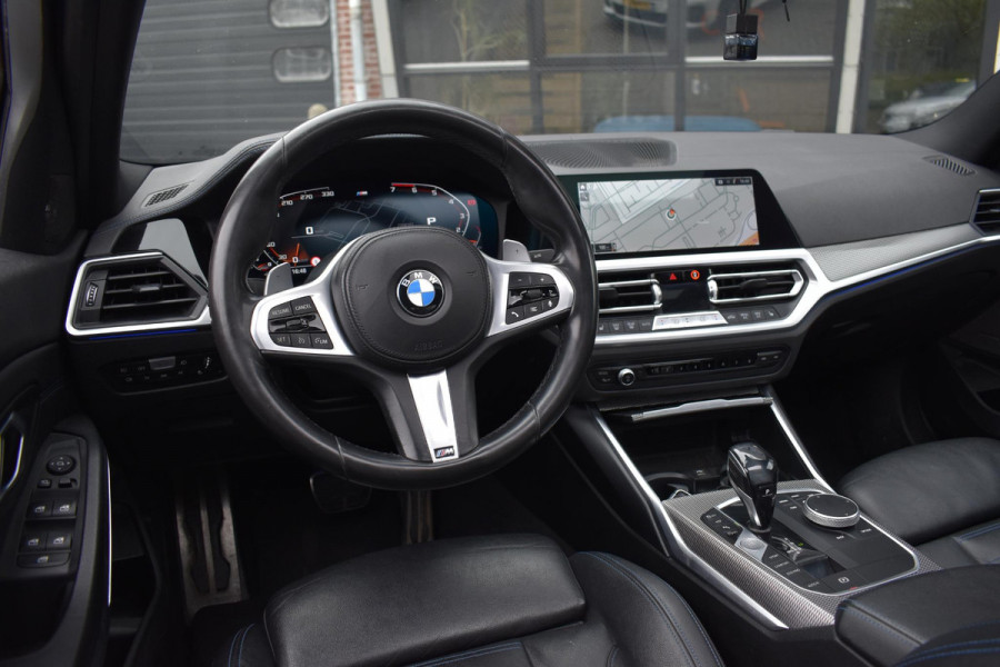 BMW 3-serie 320i High Executive M sport Pano Leder Camera HK