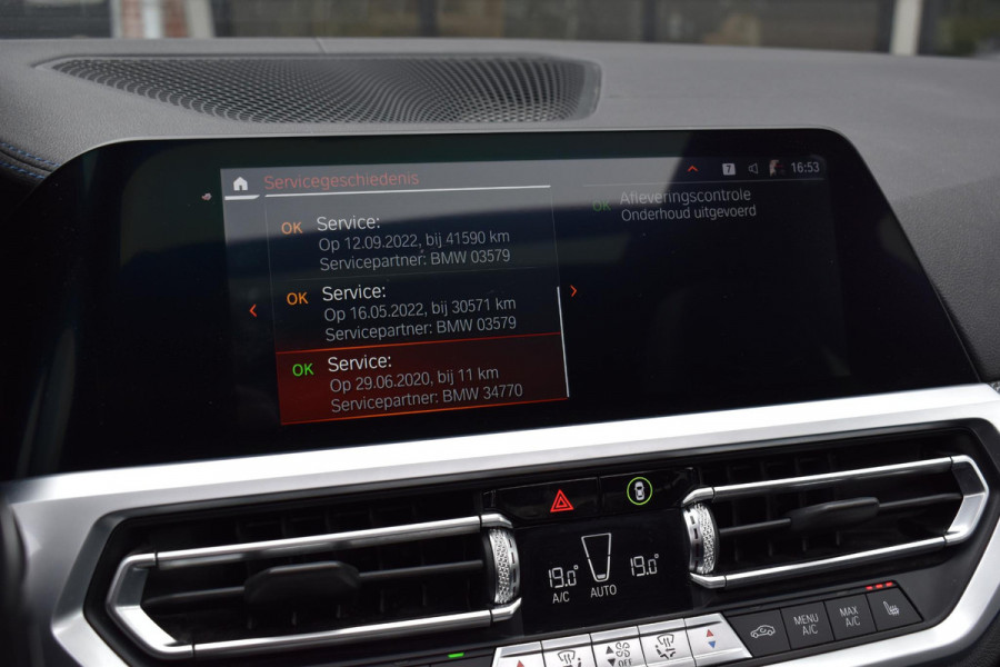 BMW 3-serie 320i High Executive M sport Pano Leder Camera HK