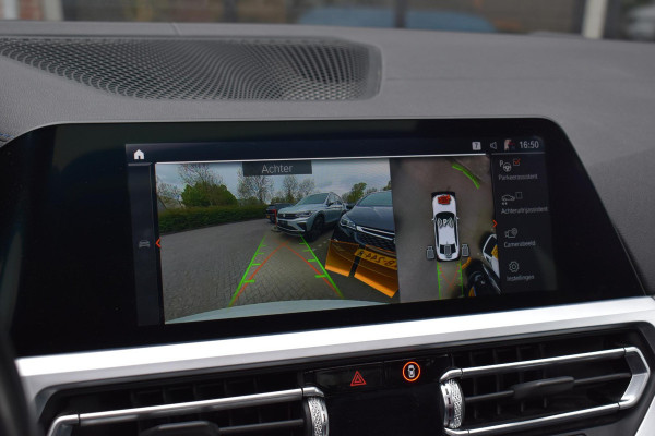 BMW 3-serie 320i High Executive M sport Pano Leder Camera HK