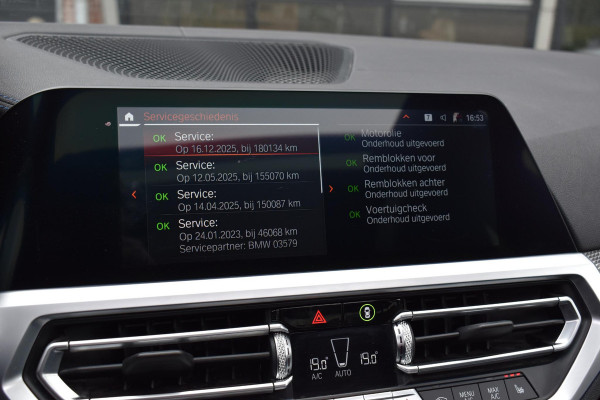 BMW 3-serie 320i High Executive M sport Pano Leder Camera HK