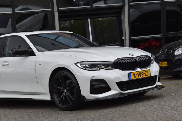 BMW 3-serie 320i High Executive M sport Pano Leder Camera HK