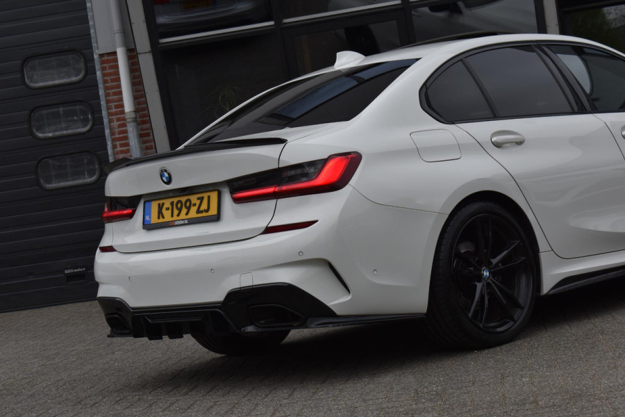 BMW 3-serie 320i High Executive M sport Pano Leder Camera HK