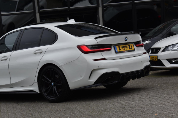 BMW 3-serie 320i High Executive M sport Pano Leder Camera HK