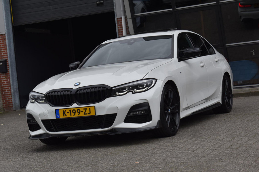 BMW 3-serie 320i High Executive M sport Pano Leder Camera HK