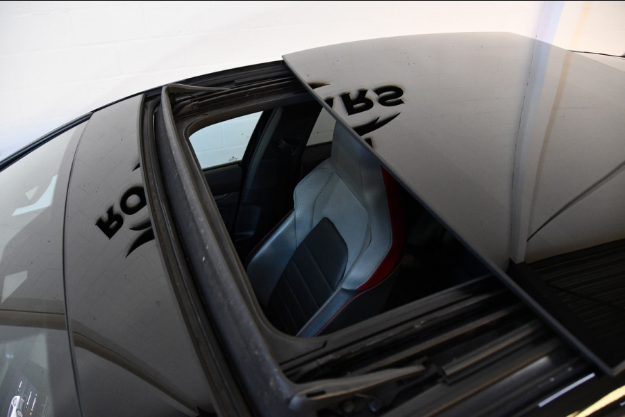 Volkswagen Golf 2.0 TSI GTI Clubsport, Pano, Sfeer