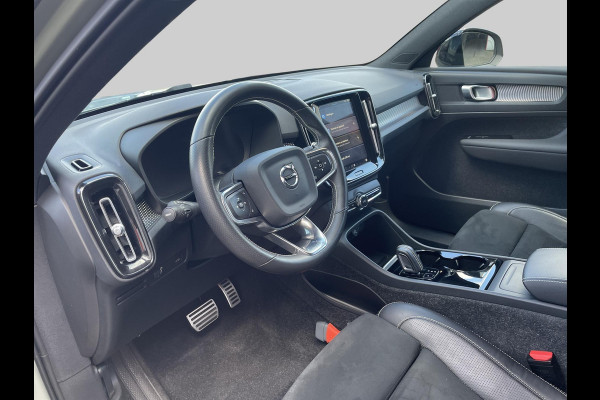 Volvo XC40 Recharge P8 AWD R-Design | Zwart dak