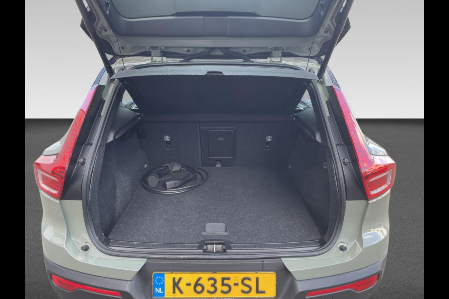 Volvo XC40 Recharge P8 AWD R-Design | Zwart dak