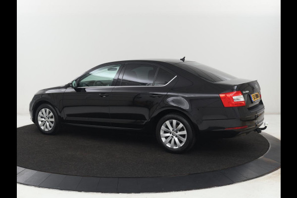 Škoda Octavia 1.5 TSI Ambition Business | Automaat | Trekhaak | Carplay | Navigatie | Parkeerhulp | Climate control | Bluetooth | Cruise control