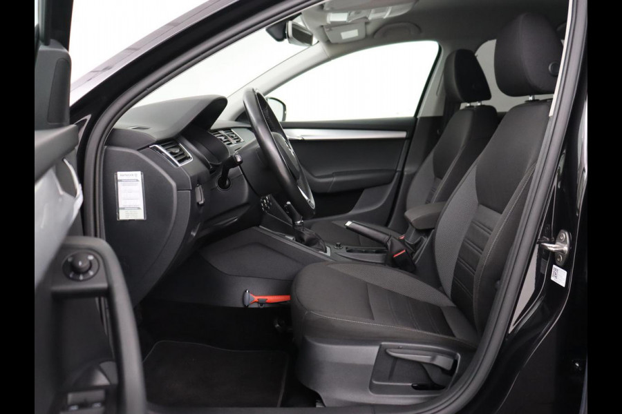 Škoda Octavia 1.5 TSI Ambition Business | Automaat | Trekhaak | Carplay | Navigatie | Parkeerhulp | Climate control | Bluetooth | Cruise control