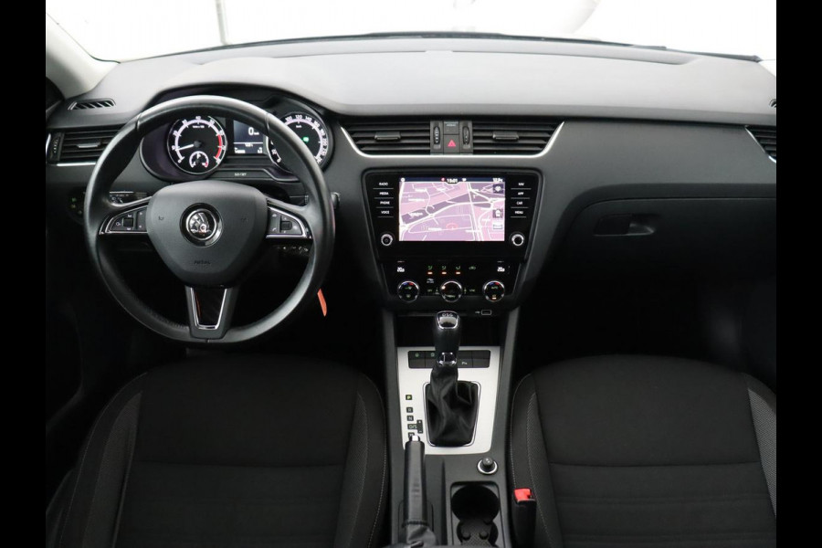 Škoda Octavia 1.5 TSI Ambition Business | Automaat | Trekhaak | Carplay | Navigatie | Parkeerhulp | Climate control | Bluetooth | Cruise control