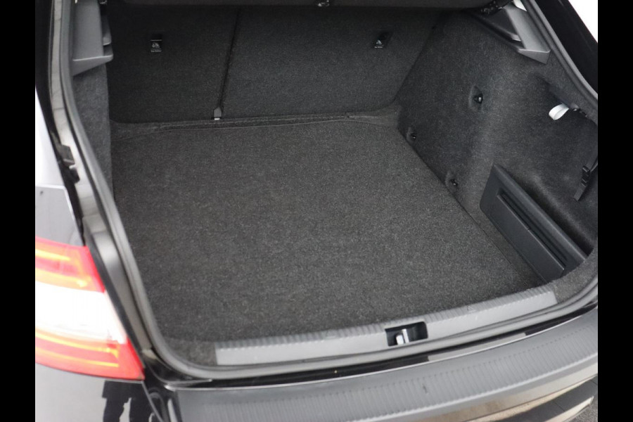 Škoda Octavia 1.5 TSI Ambition Business | Automaat | Trekhaak | Carplay | Navigatie | Parkeerhulp | Climate control | Bluetooth | Cruise control