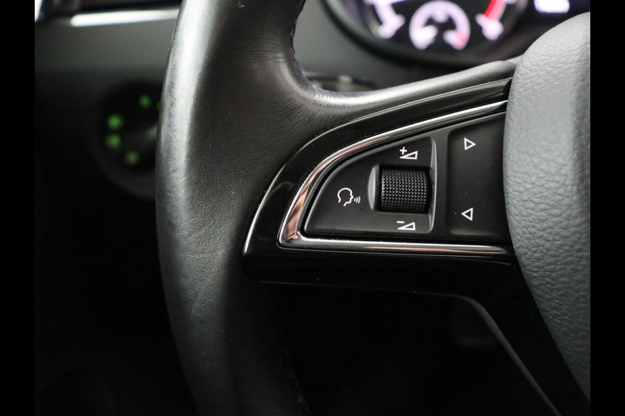 Škoda Octavia 1.5 TSI Ambition Business | Automaat | Trekhaak | Carplay | Navigatie | Parkeerhulp | Climate control | Bluetooth | Cruise control