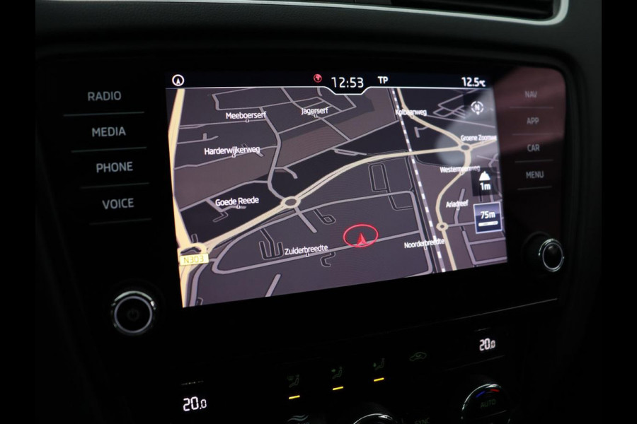 Škoda Octavia 1.5 TSI Ambition Business | Automaat | Trekhaak | Carplay | Navigatie | Parkeerhulp | Climate control | Bluetooth | Cruise control