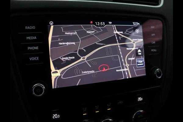 Škoda Octavia 1.5 TSI Ambition Business | Automaat | Trekhaak | Carplay | Navigatie | Parkeerhulp | Climate control | Bluetooth | Cruise control