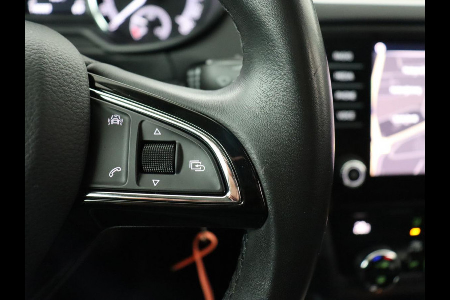 Škoda Octavia 1.5 TSI Ambition Business | Automaat | Trekhaak | Carplay | Navigatie | Parkeerhulp | Climate control | Bluetooth | Cruise control