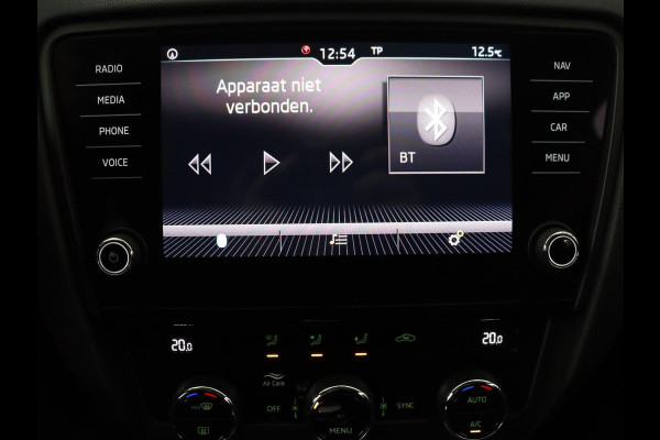 Škoda Octavia 1.5 TSI Ambition Business | Automaat | Trekhaak | Carplay | Navigatie | Parkeerhulp | Climate control | Bluetooth | Cruise control