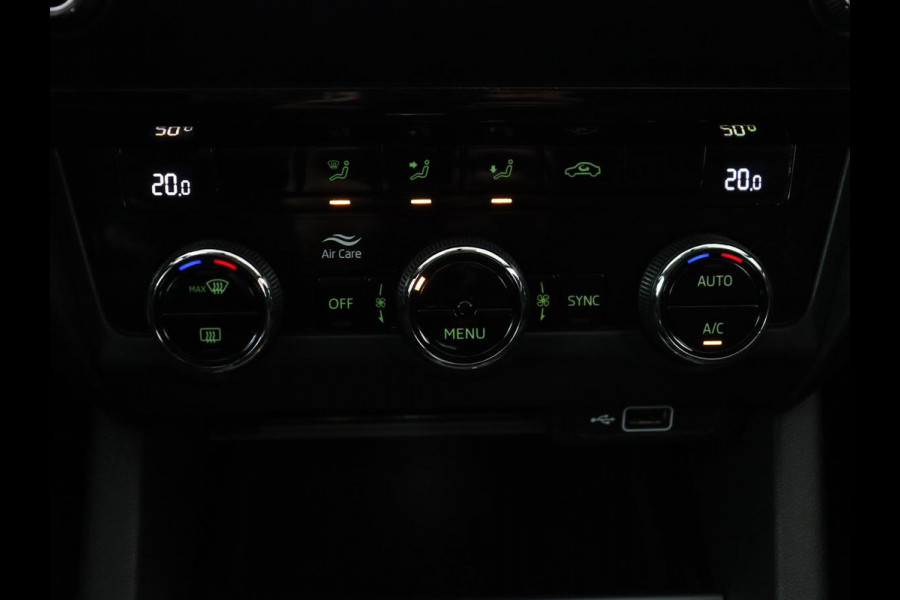 Škoda Octavia 1.5 TSI Ambition Business | Automaat | Trekhaak | Carplay | Navigatie | Parkeerhulp | Climate control | Bluetooth | Cruise control