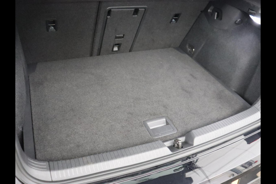 Volkswagen Golf 1.0 TSI Life | Carplay | Navigatie | Adaptive cruise | Full LED | Digital Cockpit | Sfeerverlichting | Climate control | Bluetooth | Parkeerhulp