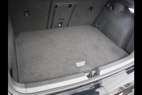 Volkswagen Golf 1.0 TSI Life | Carplay | Navigatie | Adaptive cruise | Full LED | Digital Cockpit | Sfeerverlichting | Climate control | Bluetooth | Parkeerhulp