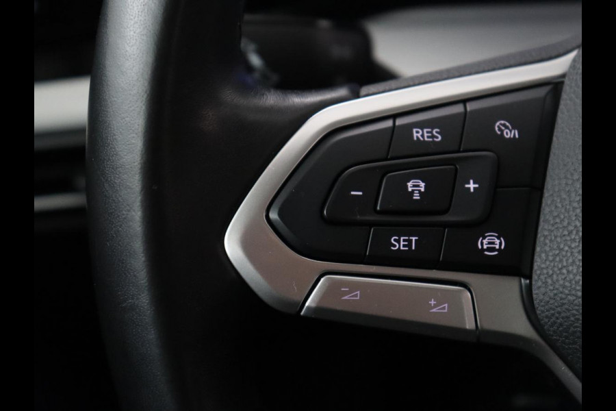 Volkswagen Golf 1.0 TSI Life | Carplay | Navigatie | Adaptive cruise | Full LED | Digital Cockpit | Sfeerverlichting | Climate control | Bluetooth | Parkeerhulp