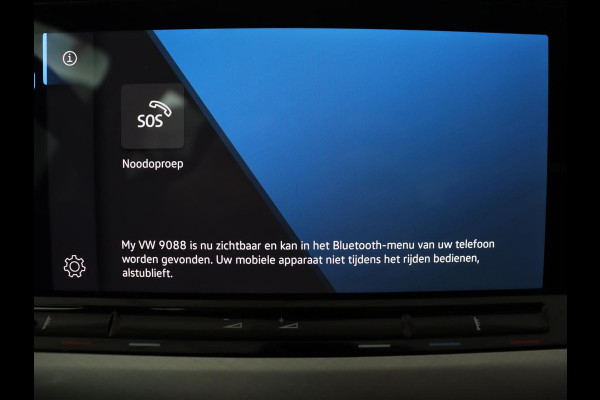 Volkswagen Golf 1.0 TSI Life | Carplay | Navigatie | Adaptive cruise | Full LED | Digital Cockpit | Sfeerverlichting | Climate control | Bluetooth | Parkeerhulp