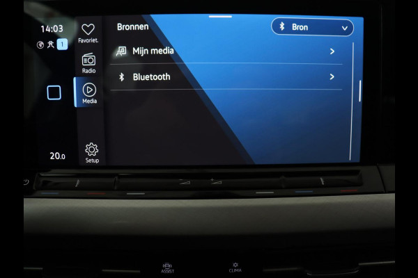 Volkswagen Golf 1.0 TSI Life | Carplay | Navigatie | Adaptive cruise | Full LED | Digital Cockpit | Sfeerverlichting | Climate control | Bluetooth | Parkeerhulp