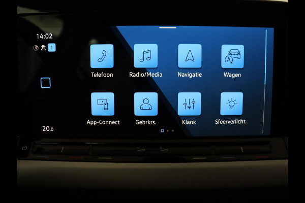 Volkswagen Golf 1.0 TSI Life | Carplay | Navigatie | Adaptive cruise | Full LED | Digital Cockpit | Sfeerverlichting | Climate control | Bluetooth | Parkeerhulp