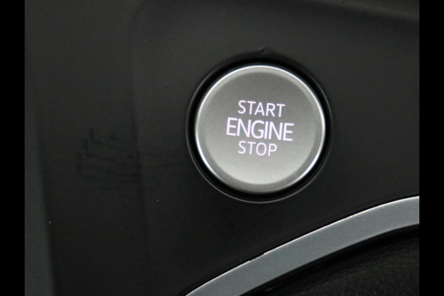 Volkswagen Golf 1.0 TSI Life | Carplay | Navigatie | Adaptive cruise | Full LED | Digital Cockpit | Sfeerverlichting | Climate control | Bluetooth | Parkeerhulp