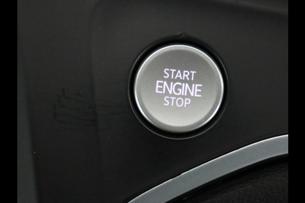 Volkswagen Golf 1.0 TSI Life | Carplay | Navigatie | Adaptive cruise | Full LED | Digital Cockpit | Sfeerverlichting | Climate control | Bluetooth | Parkeerhulp