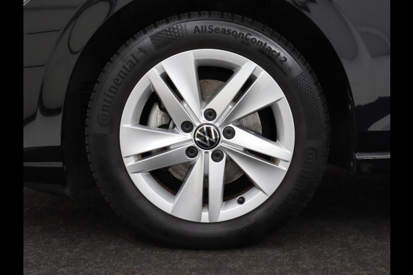 Volkswagen Golf 1.0 TSI Life | Carplay | Navigatie | Adaptive cruise | Full LED | Digital Cockpit | Sfeerverlichting | Climate control | Bluetooth | Parkeerhulp