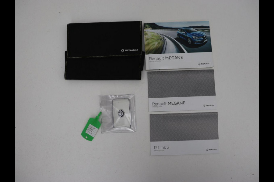 Renault Mégane 1.3 TCe Bose | Camera | Carplay | Park Assist | Navigatie | Half leder | Keyless | Climate control | DAB+ | Bluetooth | Cruise control | Dodehoek detectie