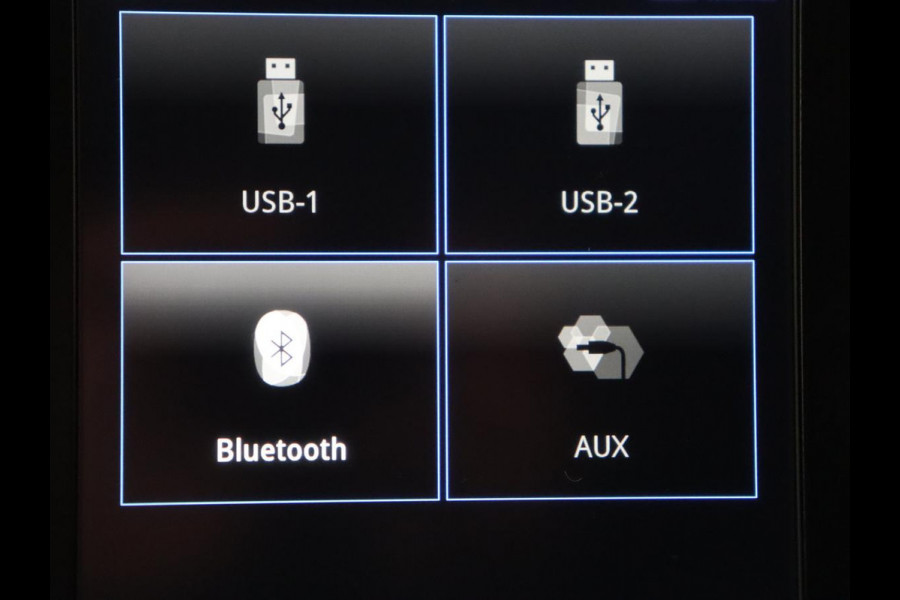 Renault Mégane 1.3 TCe Bose | Camera | Carplay | Park Assist | Navigatie | Half leder | Keyless | Climate control | DAB+ | Bluetooth | Cruise control | Dodehoek detectie