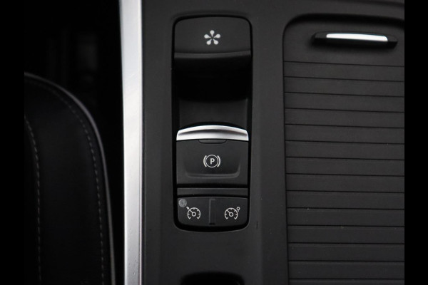 Renault Mégane 1.3 TCe Bose | Camera | Carplay | Park Assist | Navigatie | Half leder | Keyless | Climate control | DAB+ | Bluetooth | Cruise control | Dodehoek detectie