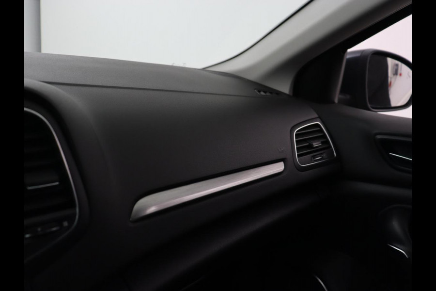 Renault Mégane 1.3 TCe Bose | Camera | Carplay | Park Assist | Navigatie | Half leder | Keyless | Climate control | DAB+ | Bluetooth | Cruise control | Dodehoek detectie
